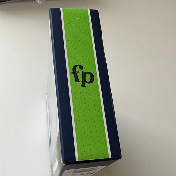 Fisher Price Seattle Seahawks “We Are 12” Little People Collector (NWT) - Picture 7 of 7